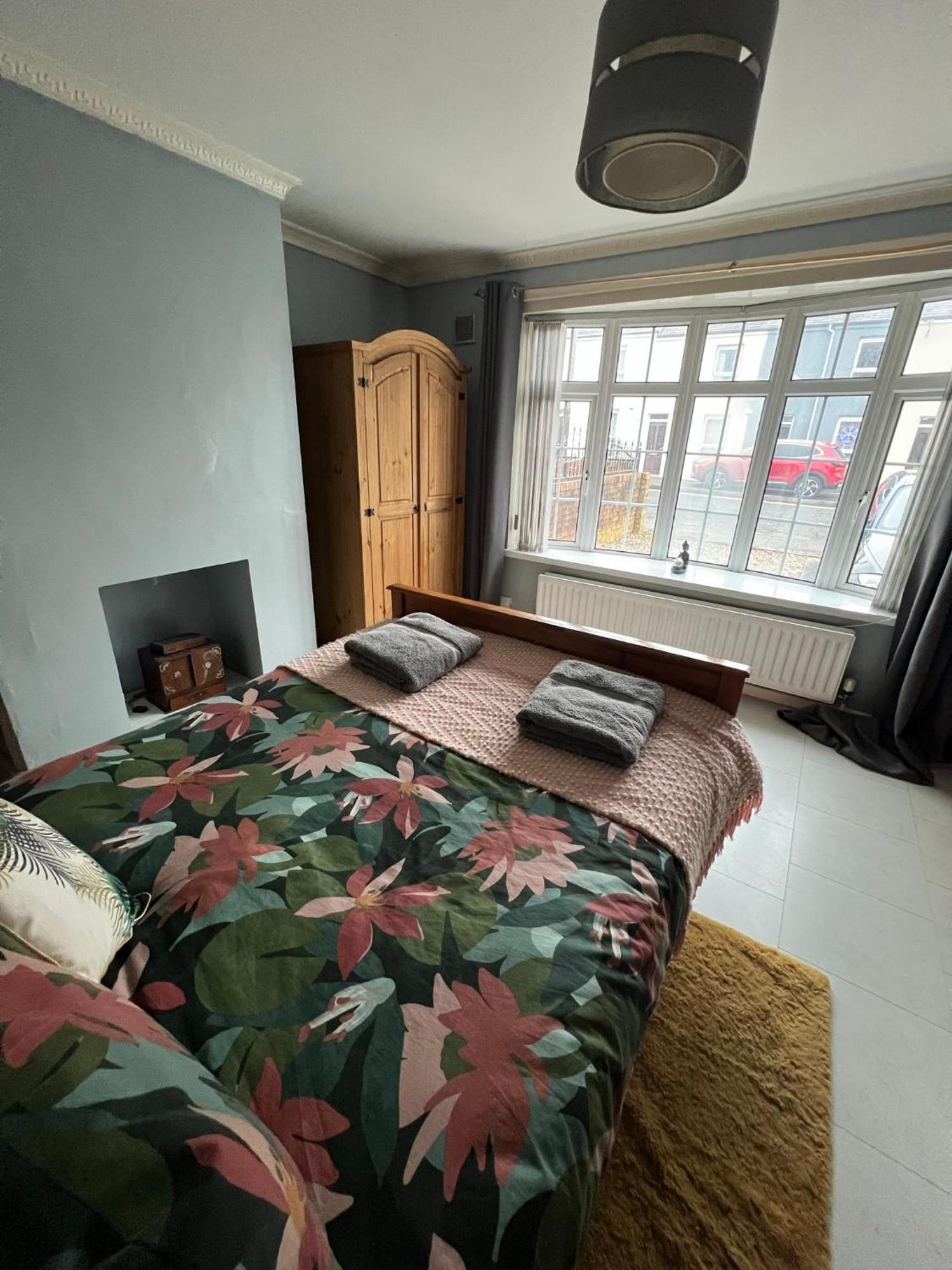 House Near To Castlecourt Shopping Daire Belfast Dış mekan fotoğraf