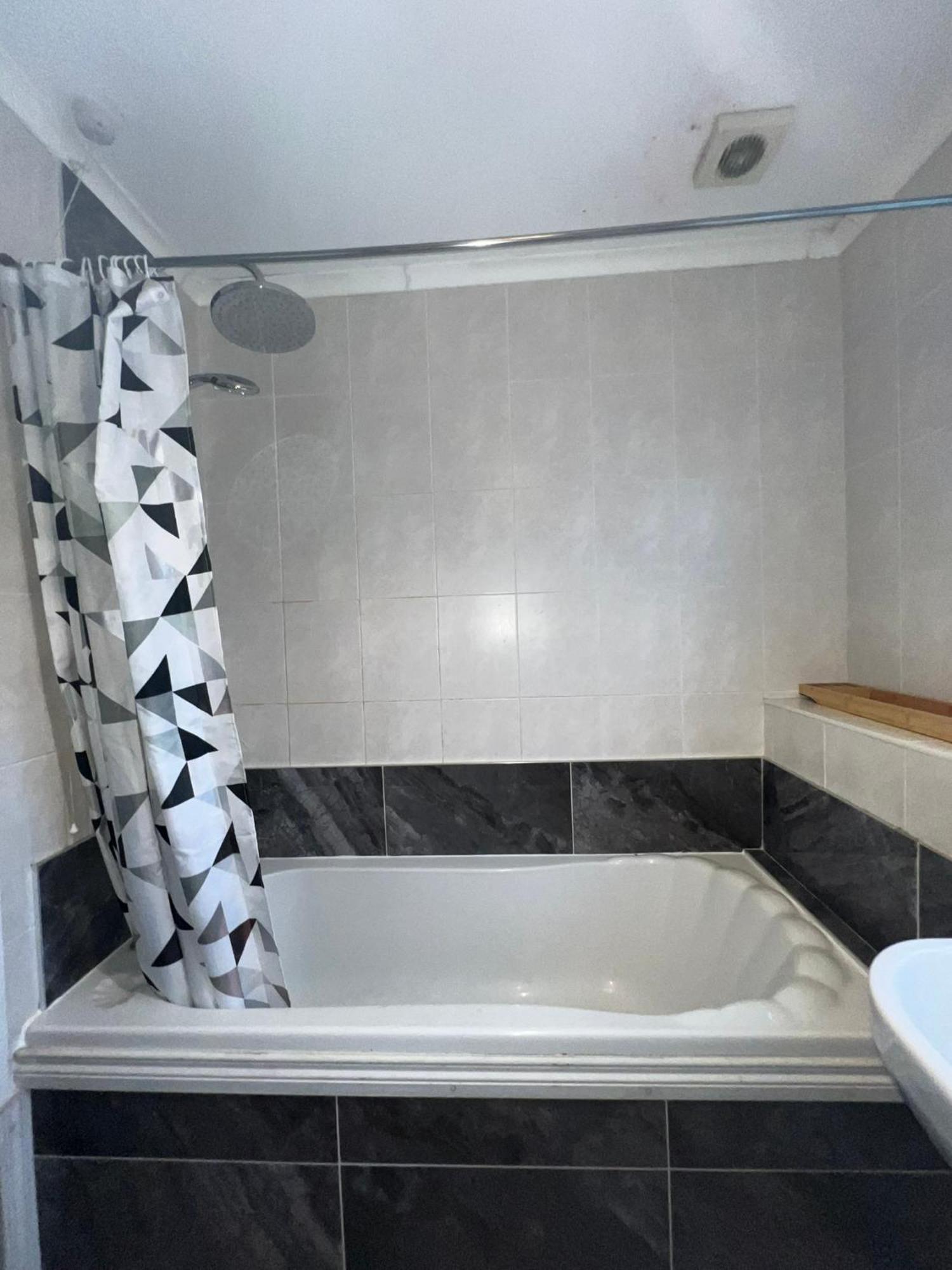 House Near To Castlecourt Shopping Daire Belfast Dış mekan fotoğraf