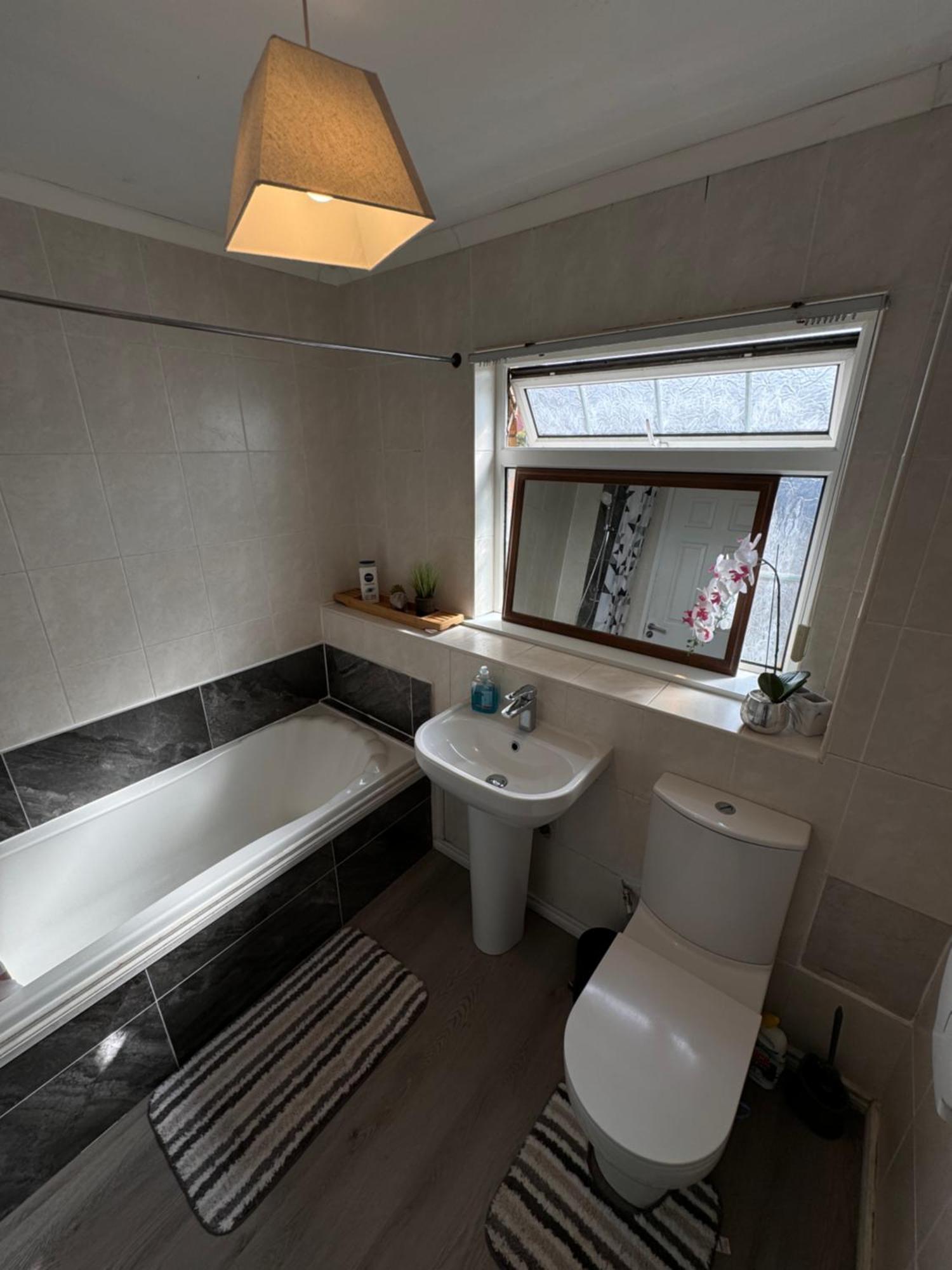 House Near To Castlecourt Shopping Daire Belfast Dış mekan fotoğraf