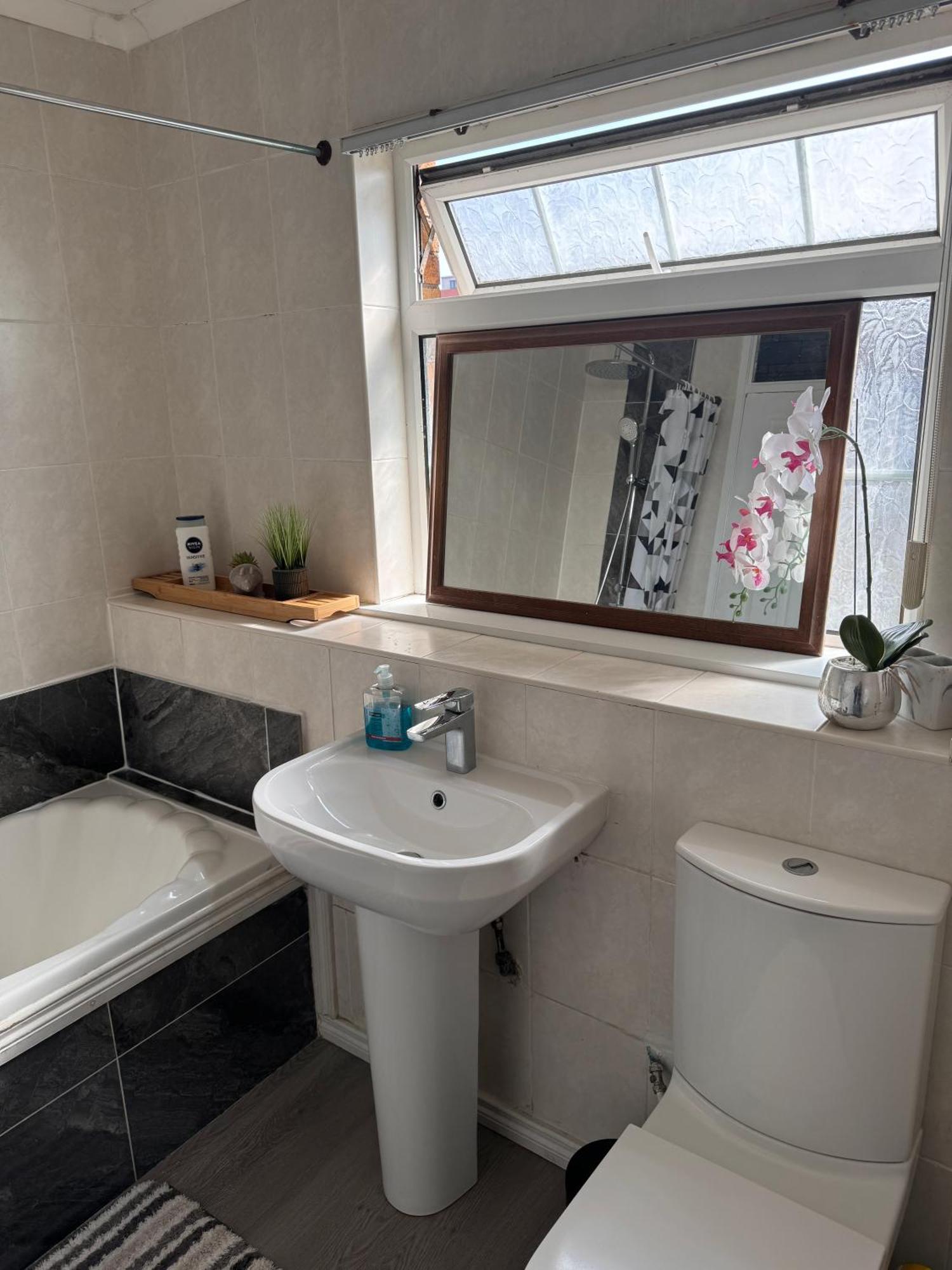 House Near To Castlecourt Shopping Daire Belfast Dış mekan fotoğraf